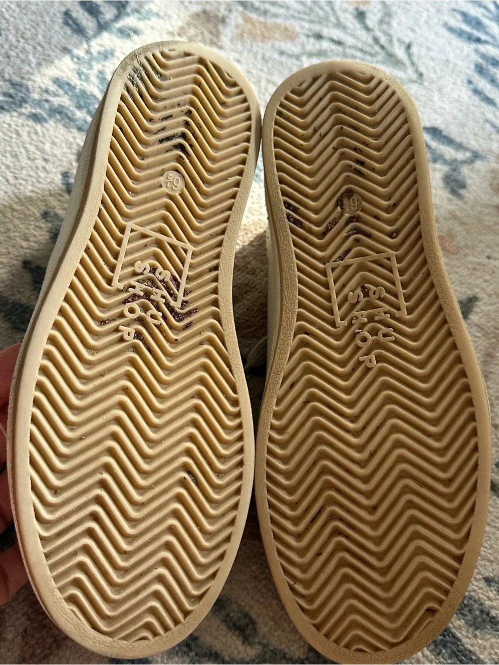 ShuShop Women's Off White and Gold Low-Top Lace-Up Sneakers